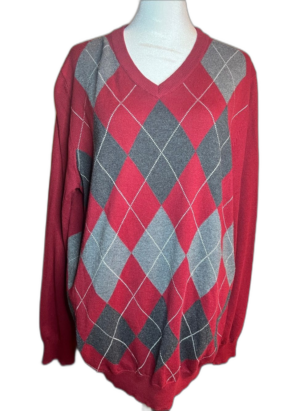 Croft & Barrow Men's V-Neck Argyle Sweater in Red and Gray Size L